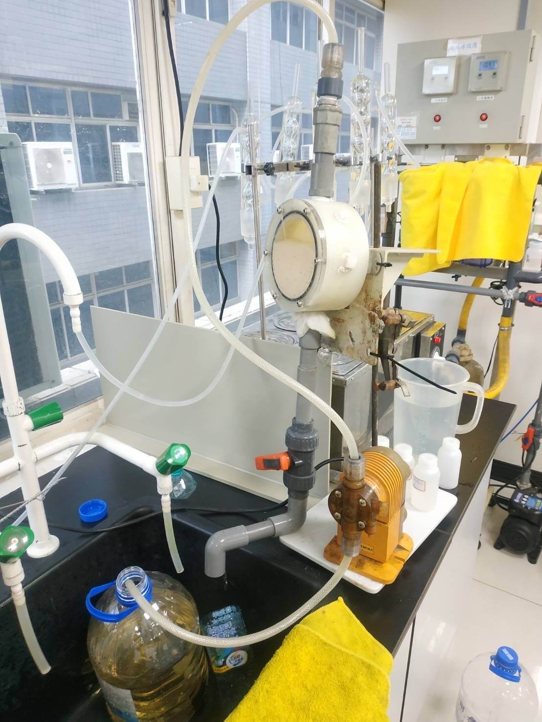 Kaiguang Fluoride Removal Catalyst Particle Test